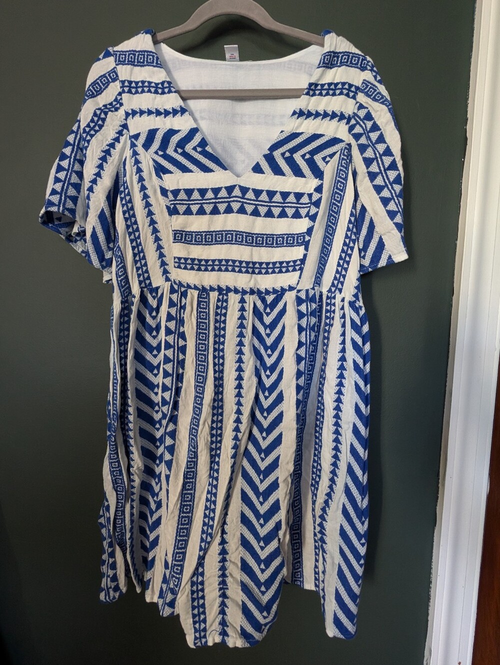 Old Navy Blue and White V-Neck Midi Dress with Geometric Print